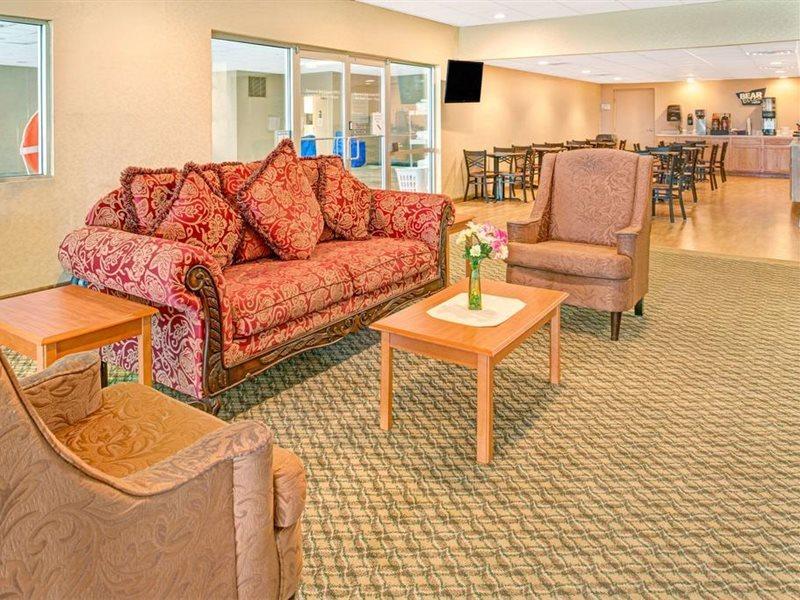 Travelodge By Wyndham Lincoln Airport I-80 Exterior foto